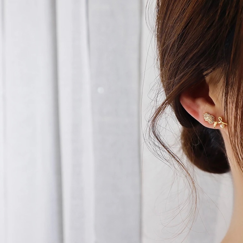 18K gold Zircon Elegant Tulip Women's Wedding Party Earrings - Picture 3 of 4